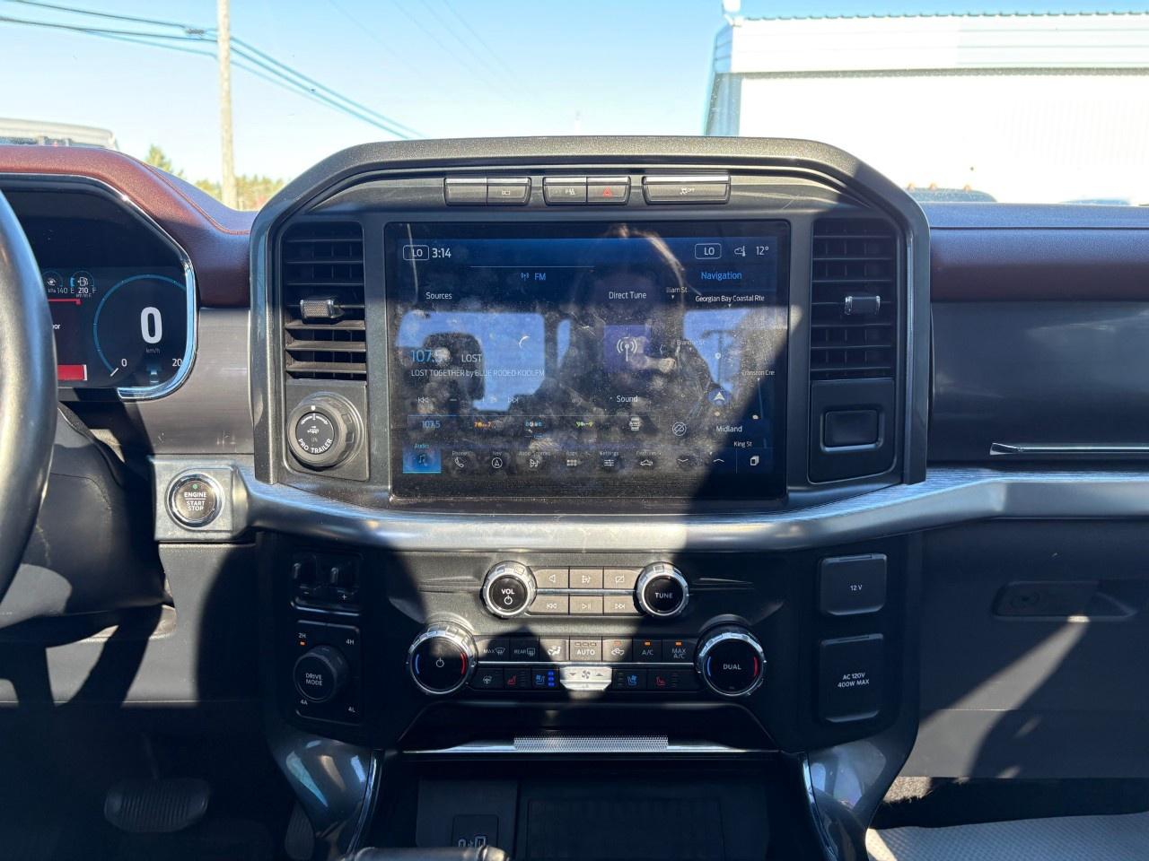 2022 Ford F-150 Lariat 4WD SuperCrew 5.5' Box Photo