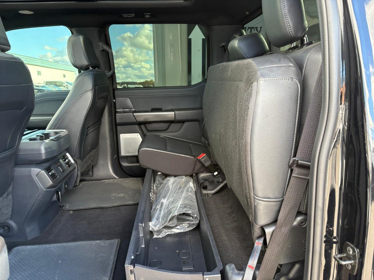 2024 Ford F-150 Lariat 4WD SuperCrew 5.5' Box Photo