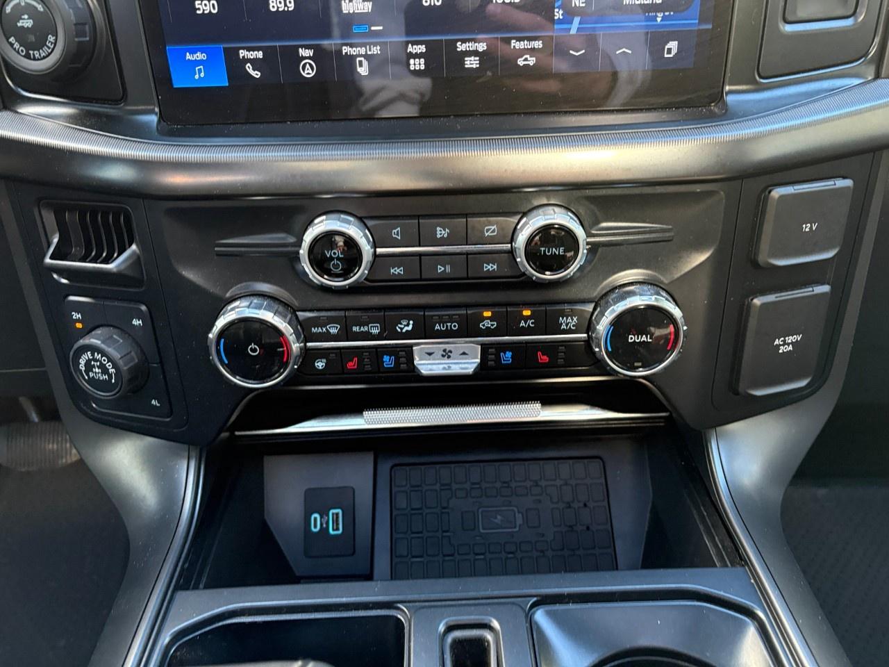 2024 Ford F-150 Lariat 4WD SuperCrew 5.5' Box Photo