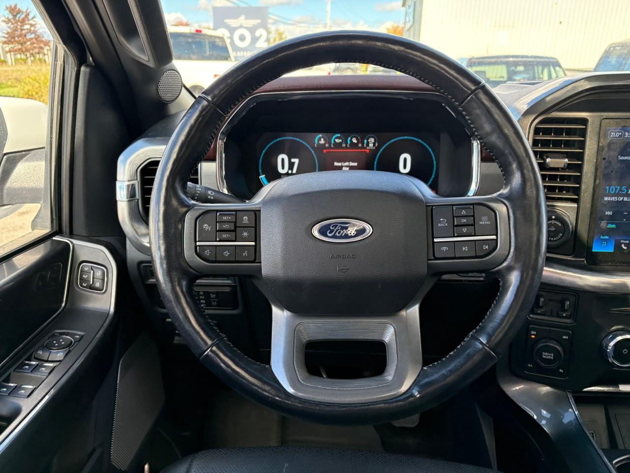 2022 Ford F-150 Lariat 4WD SuperCrew 5.5' Box Photo