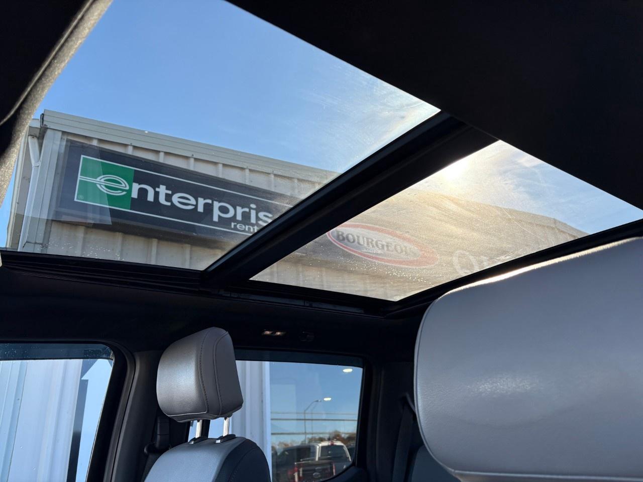 2022 Ford F-150 Lightning Lariat 4WD SuperCrew 5.5' Box Photo