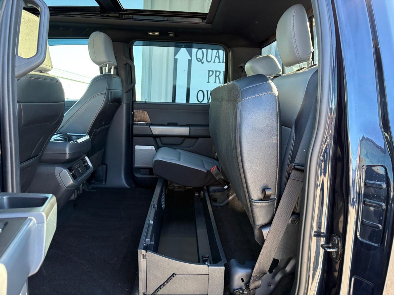 2022 Ford F-150 Lightning Lariat 4WD SuperCrew 5.5' Box Photo