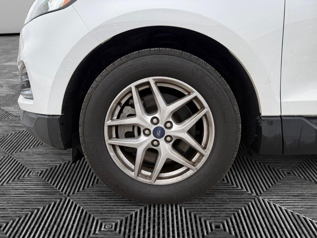 2023 Ford Edge SEL AWD Photo