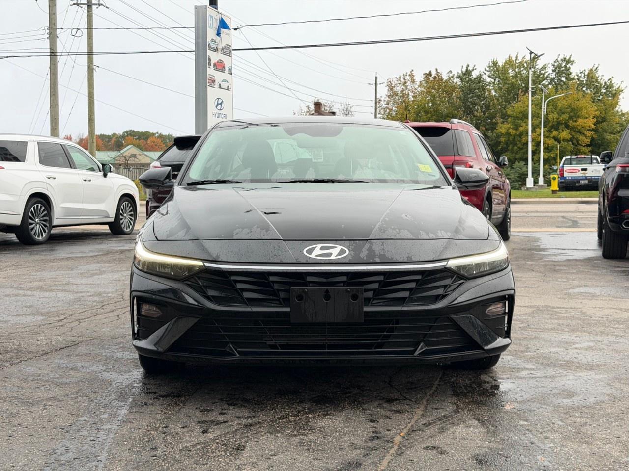2024 Hyundai Elantra Preferred IVT Photo
