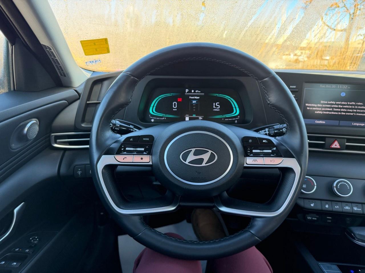 2024 Hyundai Elantra Preferred IVT Photo