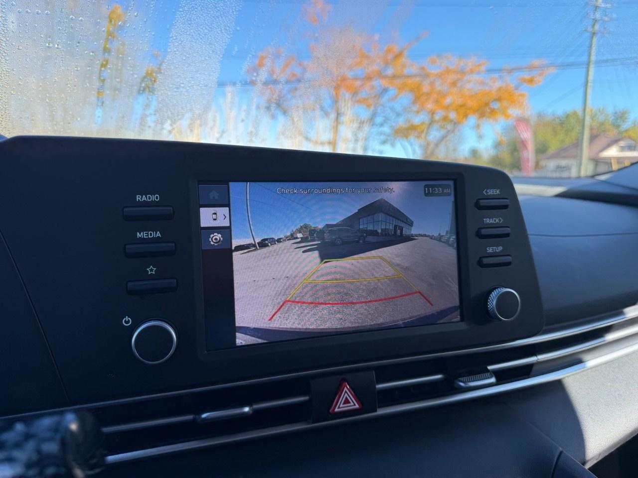 2024 Hyundai Elantra Preferred IVT Photo