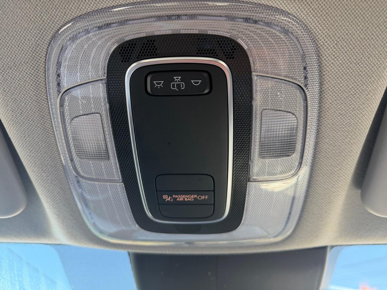 2024 Hyundai Elantra Preferred IVT Photo