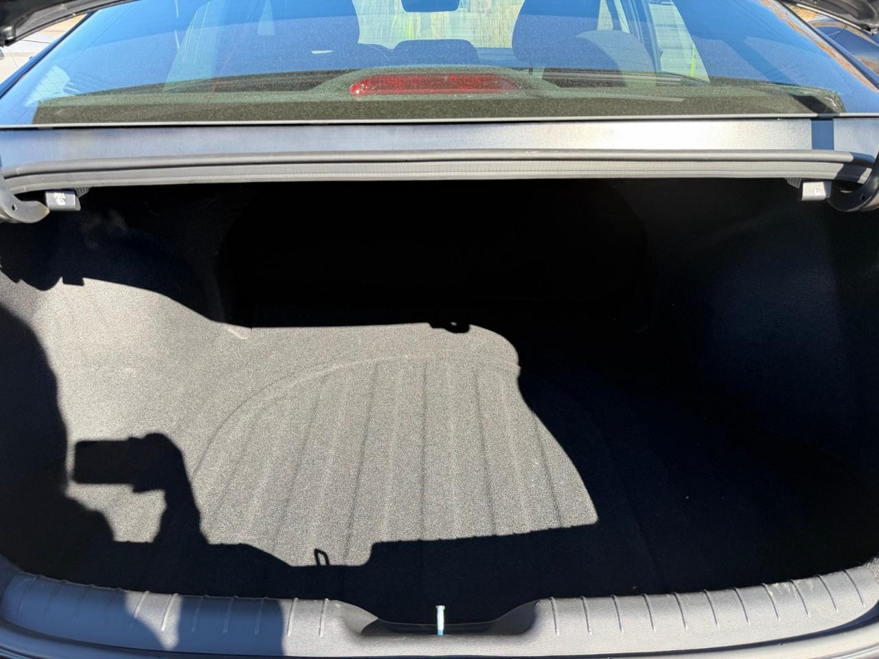 2024 Hyundai Elantra Preferred IVT Photo