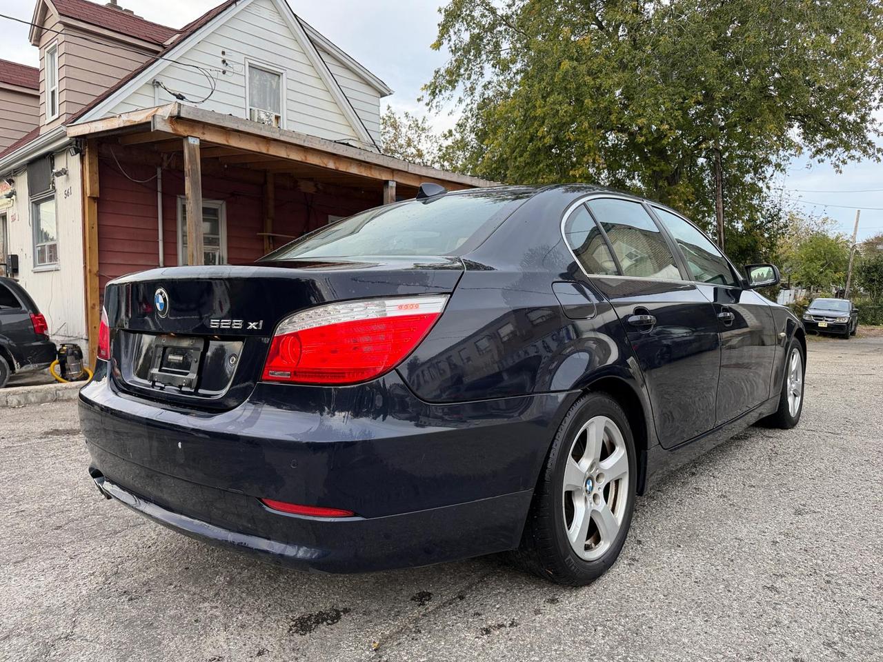 2008 BMW 5 Series 4dr Sdn 528xi AWD Photo