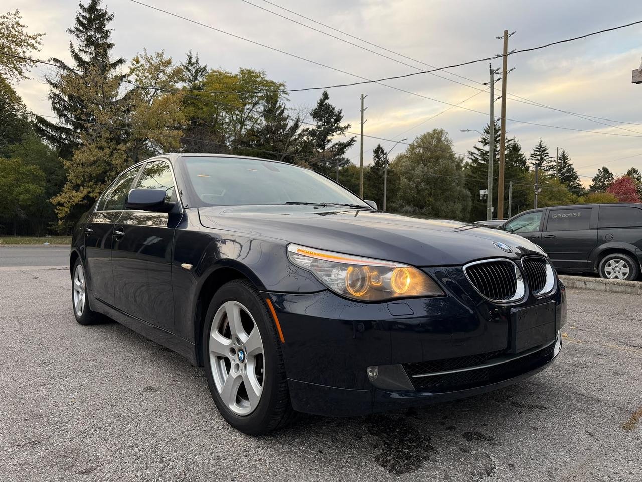 2008 BMW 5 Series 4dr Sdn 528xi AWD Photo5