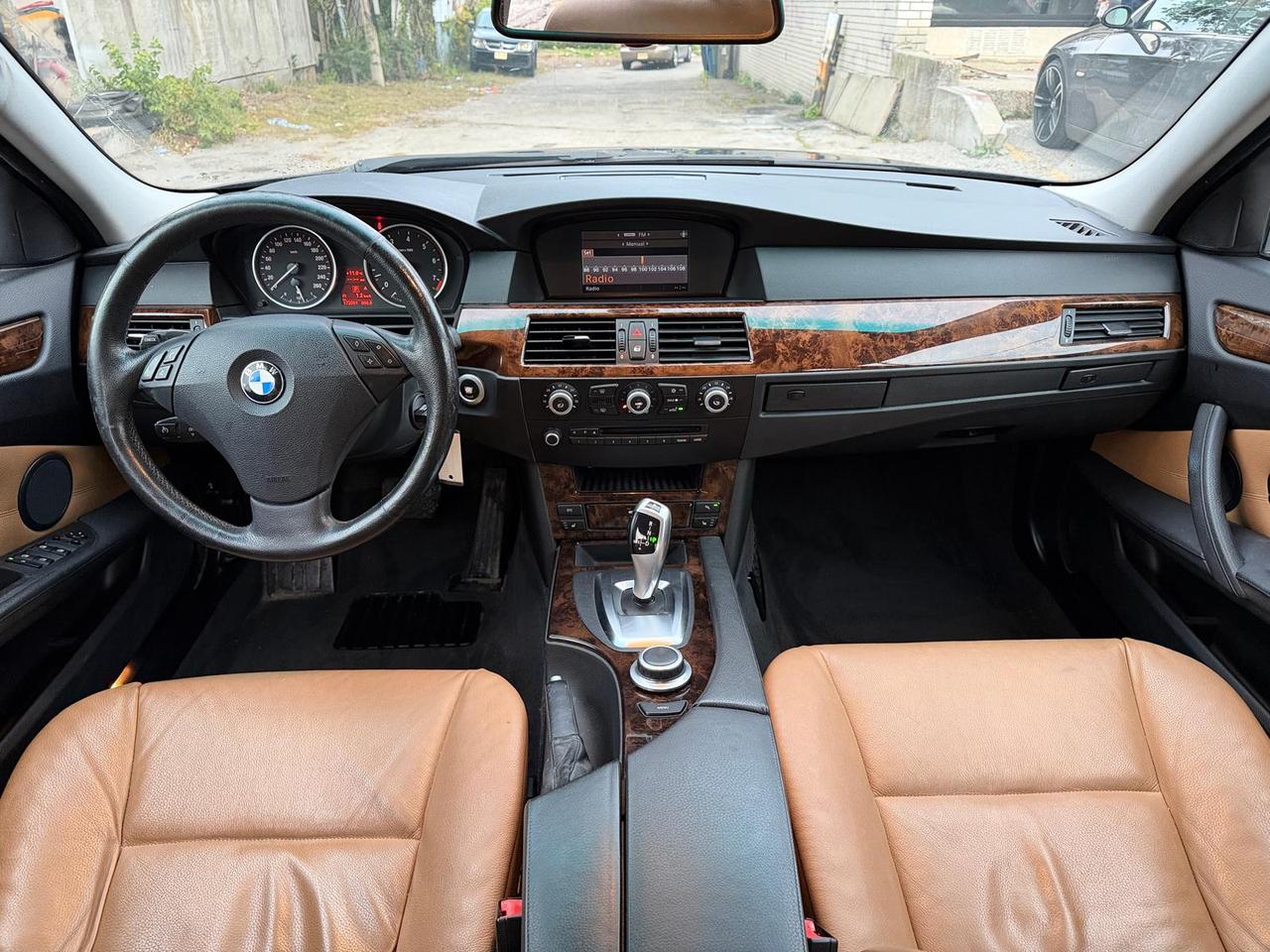 2008 BMW 5 Series 4dr Sdn 528xi AWD Photo