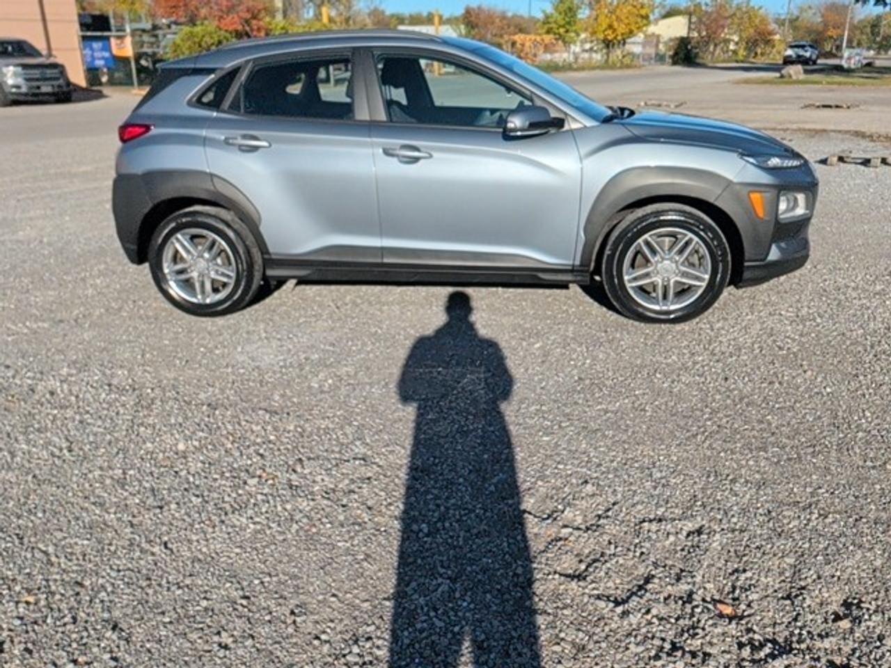 2021 Hyundai KONA Essential Photo3