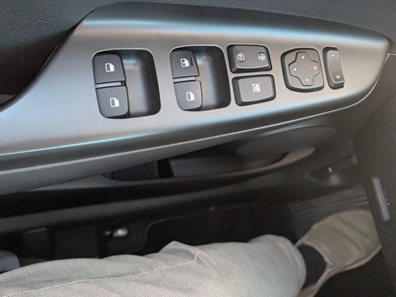 2021 Hyundai KONA Essential Photo