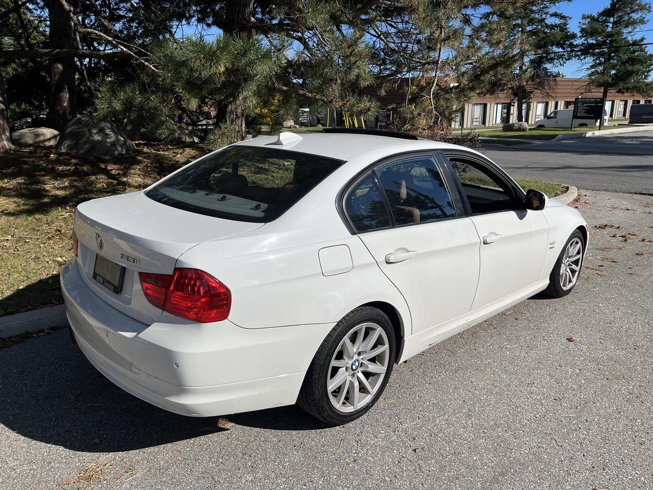 2009 BMW 3 Series 328i xDrive Photo2