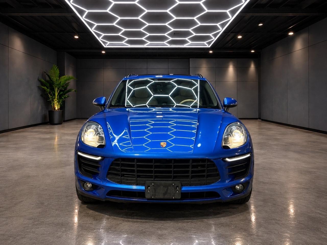 2018 Porsche Macan S AWD Photo1