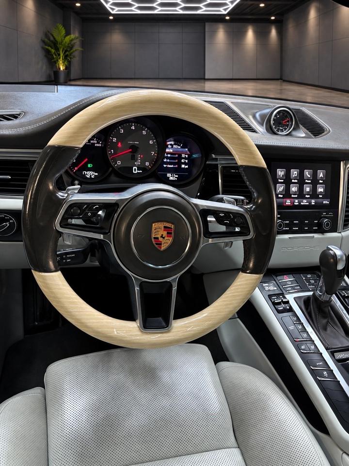 2018 Porsche Macan S AWD Photo