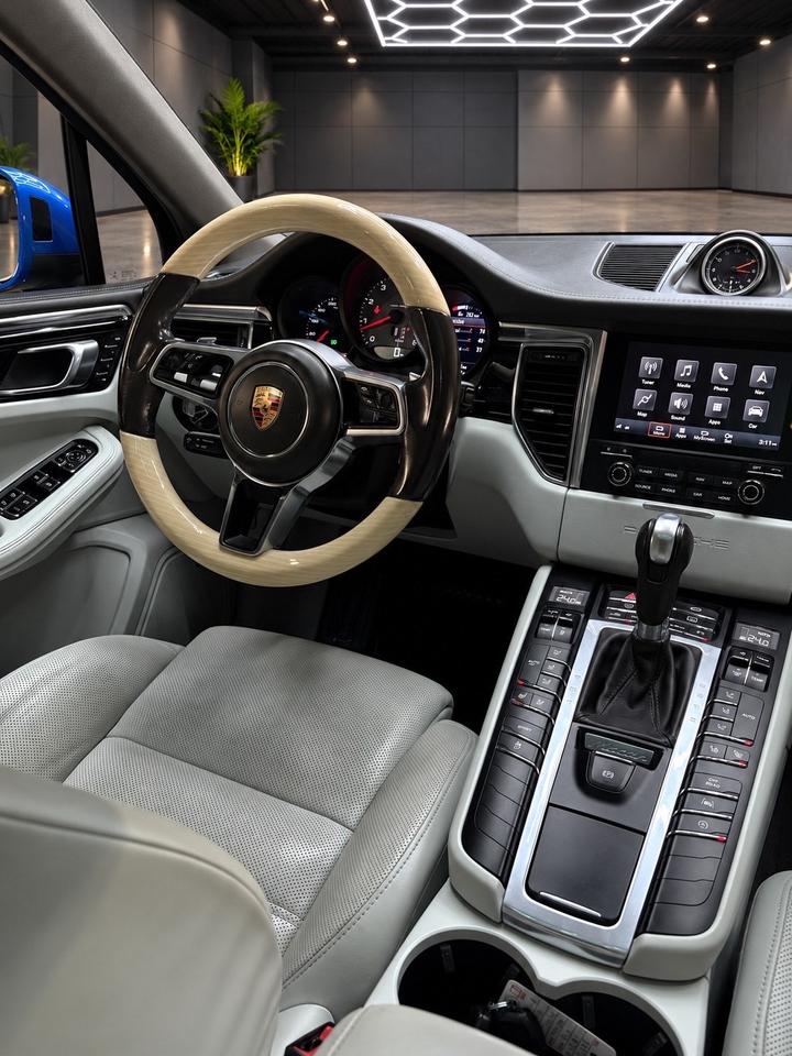 2018 Porsche Macan S AWD Photo
