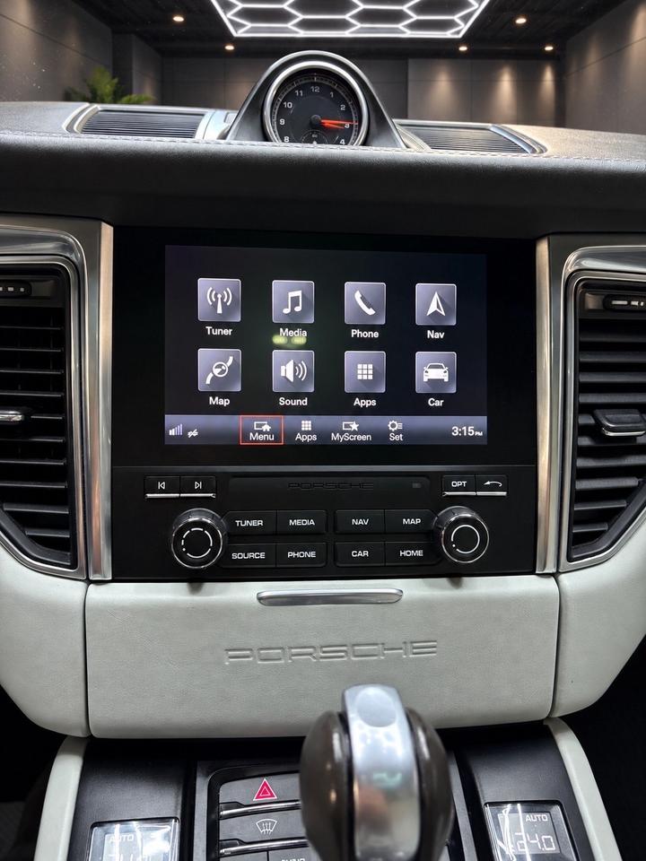 2018 Porsche Macan S AWD Photo