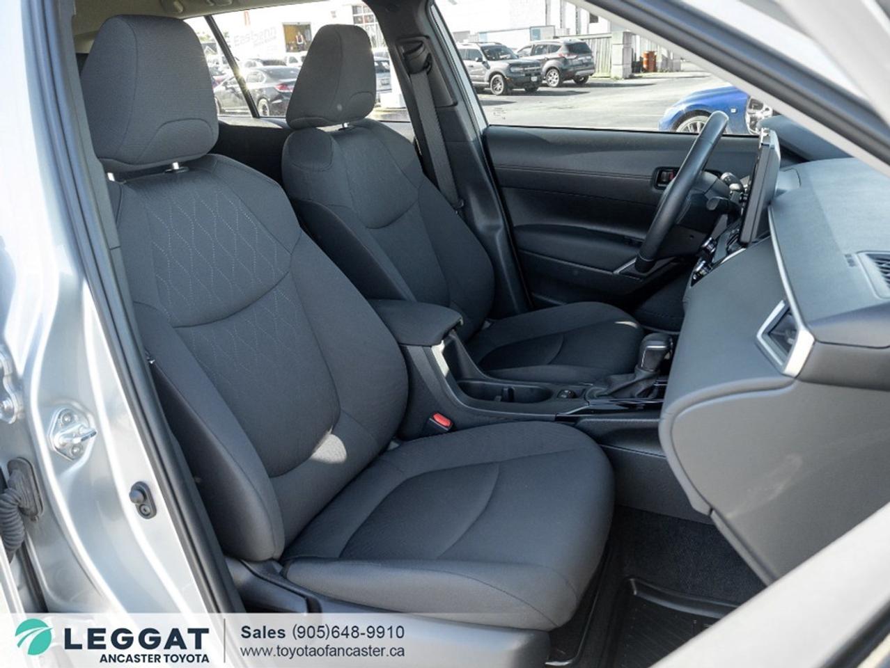 2024 Toyota Corolla Cross LE AWD Photo
