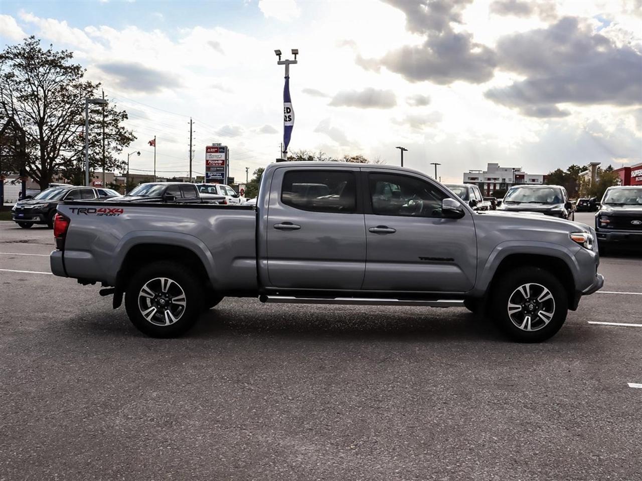 2019 Toyota Tacoma 4x4 Double Cab V6 Auto SR5 Photo3