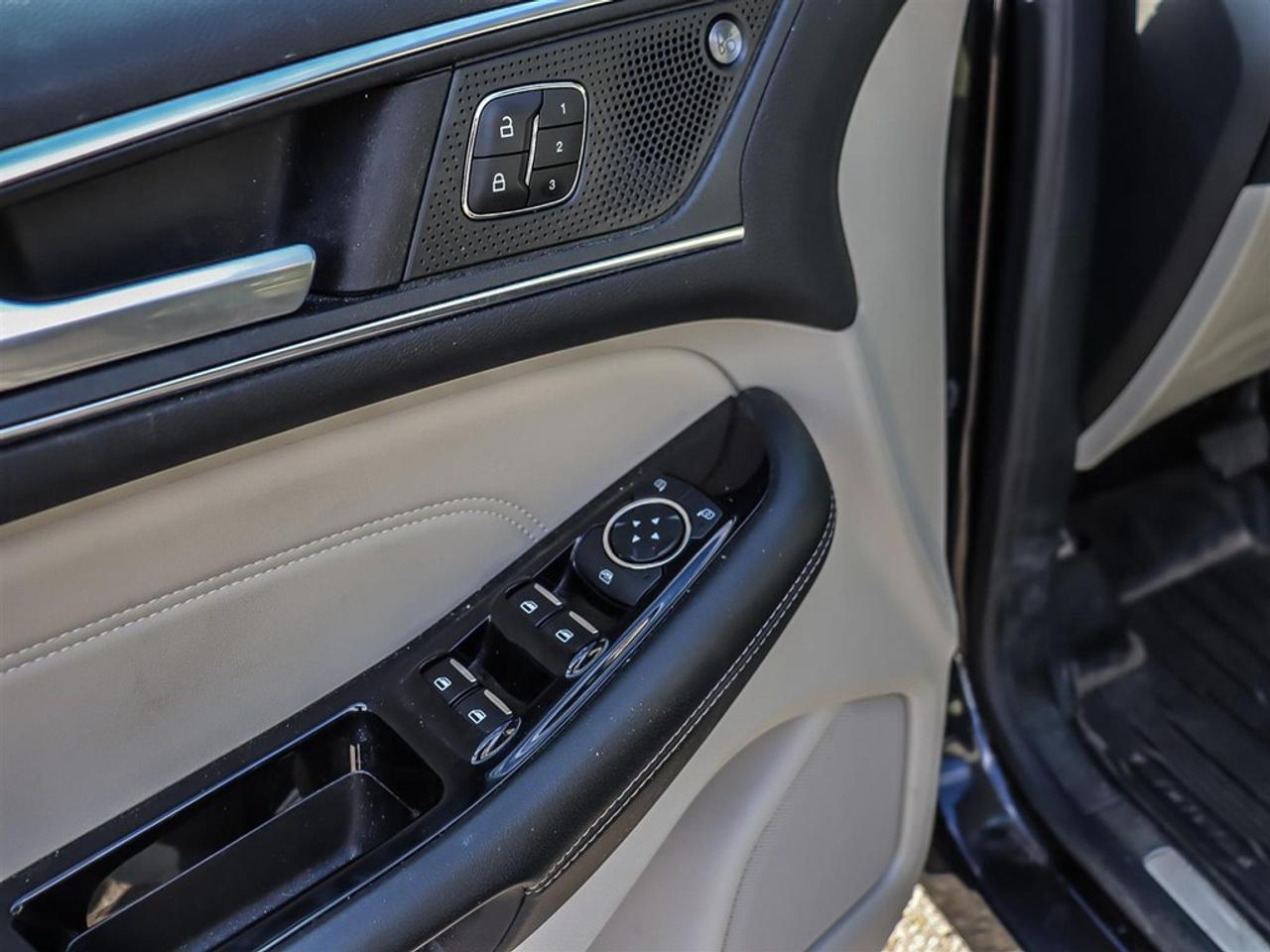 2019 Ford Edge Titanium AWD Photo