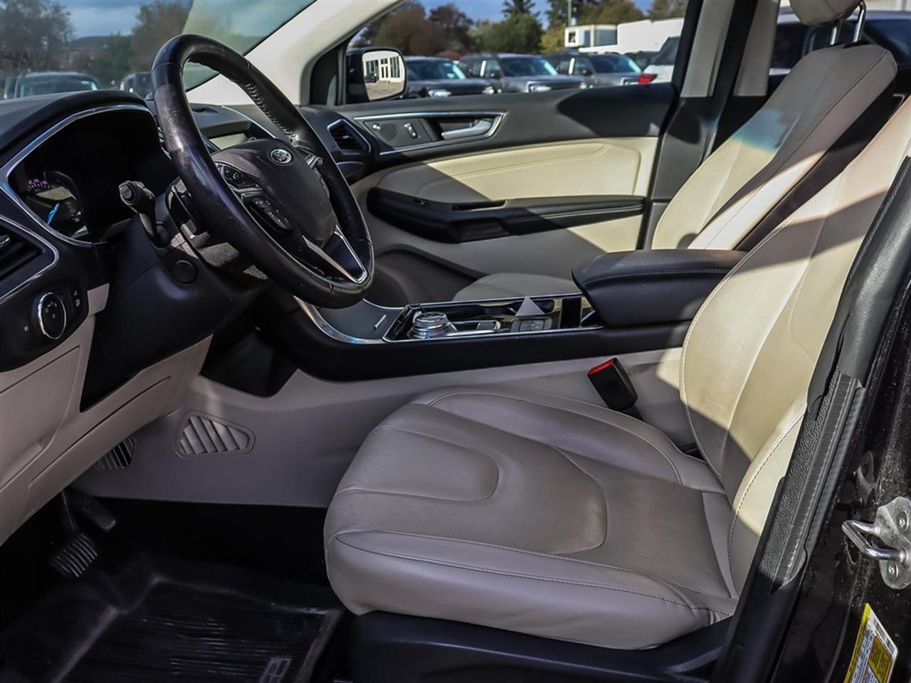 2019 Ford Edge Titanium AWD Photo