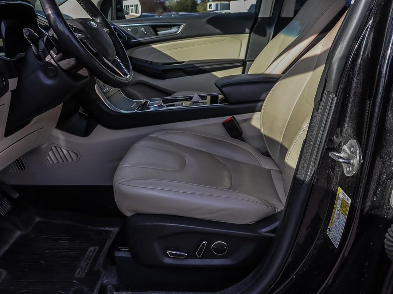 2019 Ford Edge Titanium AWD Photo