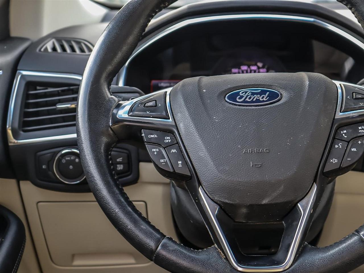 2019 Ford Edge Titanium AWD Photo