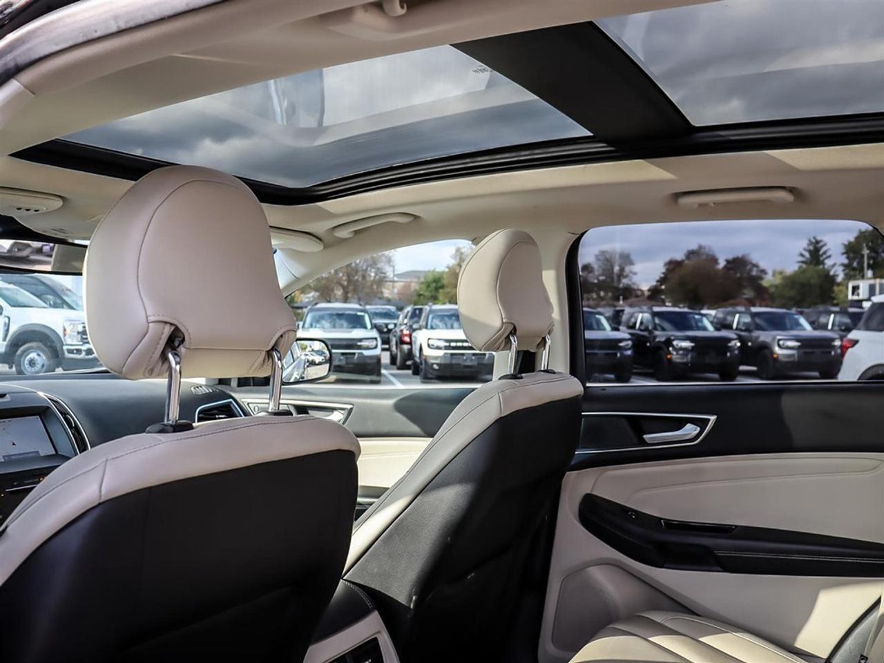2019 Ford Edge Titanium AWD Photo
