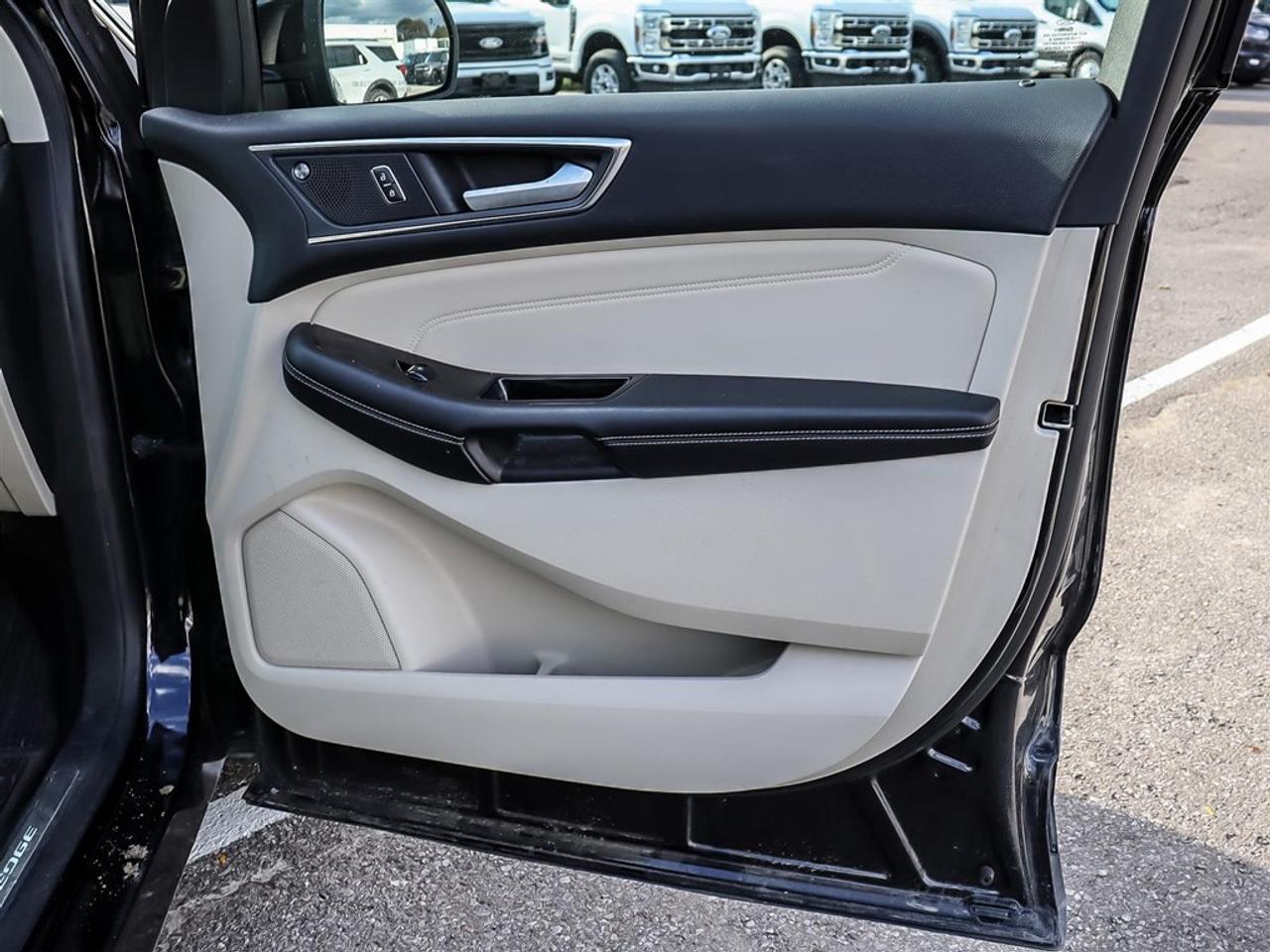 2019 Ford Edge Titanium AWD Photo