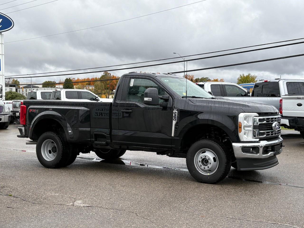2027 Ford F-350 Super Duty DRW XLT 4WD Reg Cab 8' Box Photo
