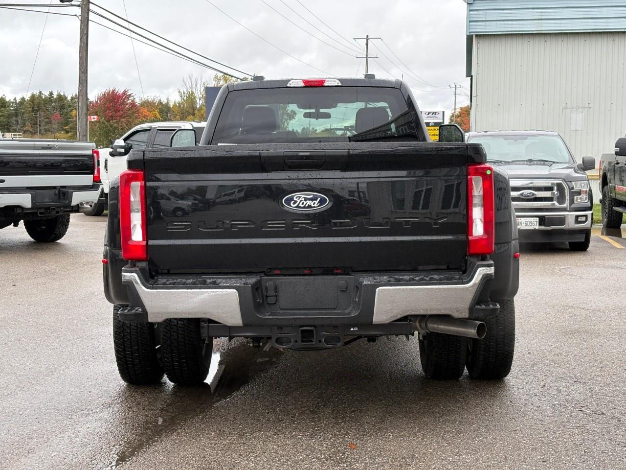 2027 Ford F-350 Super Duty DRW XLT 4WD Reg Cab 8' Box Photo