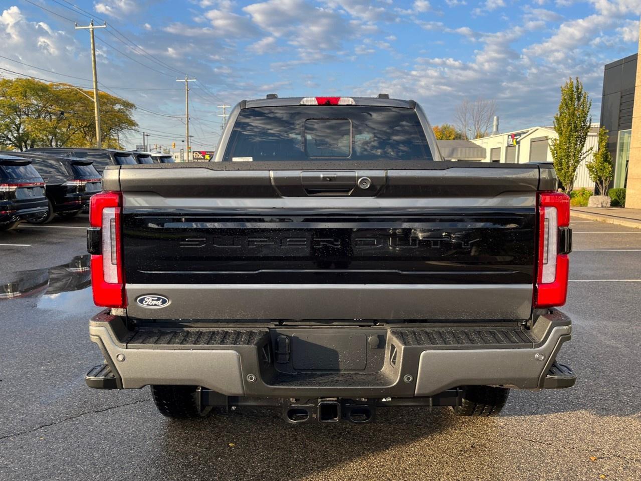 2027 Ford F-250 Super Duty SRW PLATINUM 4WD CREW CAB 6.75' BOX Photo