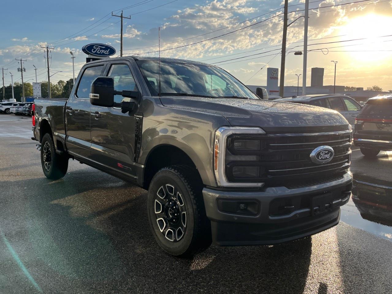 2027 Ford F-250 Super Duty SRW PLATINUM 4WD CREW CAB 6.75' BOX Photo
