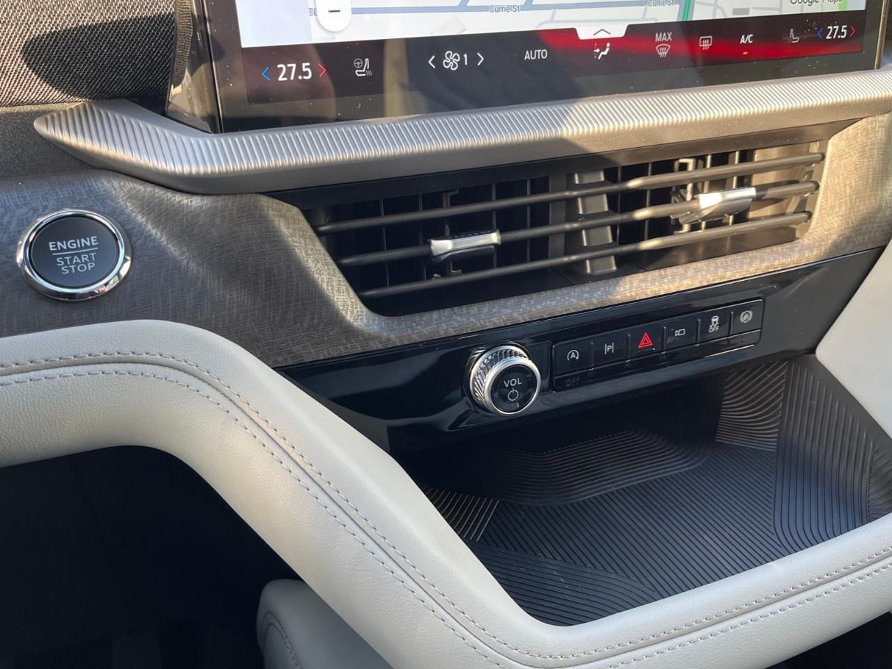 2027 Ford Explorer Platinum 4WD Photo