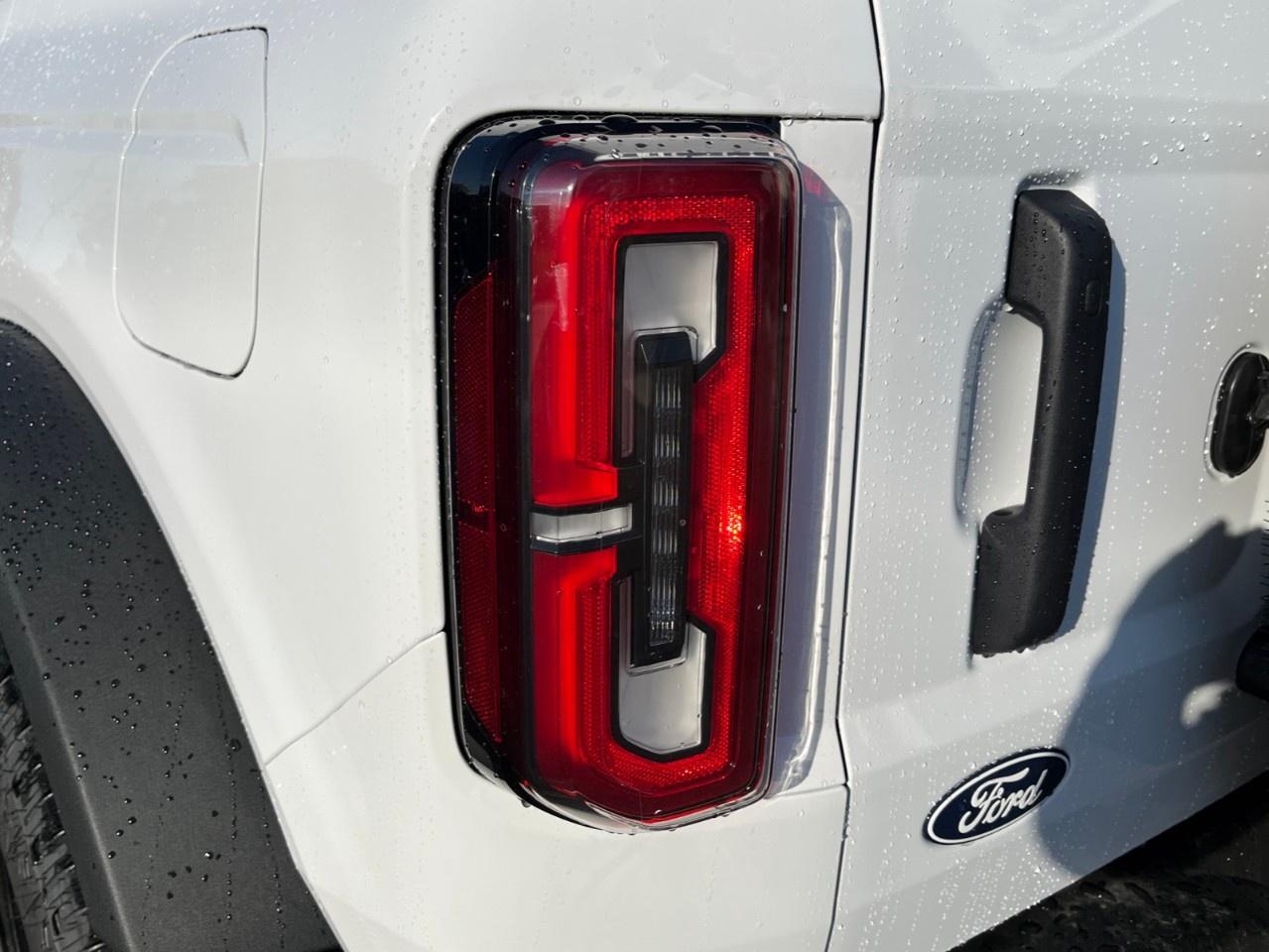 2026 Ford Bronco OUTER BANKS 4 DOOR 4X4 Photo