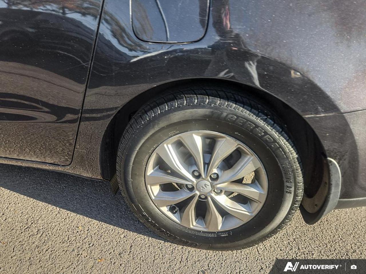 2019 Kia Sedona LX 7 PASSENGER | NO ACCIDENTS! | NO ADMIN FEES Photo