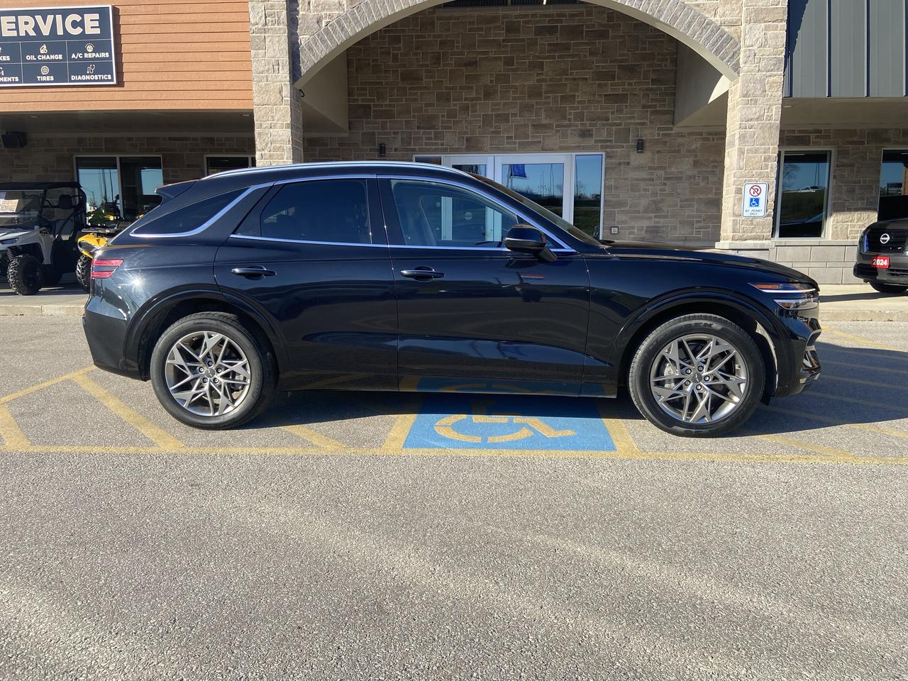 2025 Genesis GV70 2.5T Advanced AWD Photo2