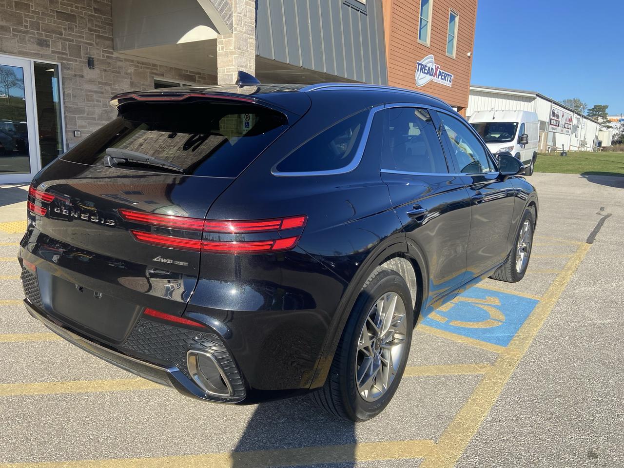 2025 Genesis GV70 2.5T Advanced AWD Photo4