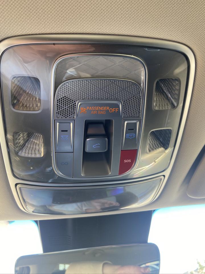 2025 Genesis GV70 2.5T Advanced AWD Photo