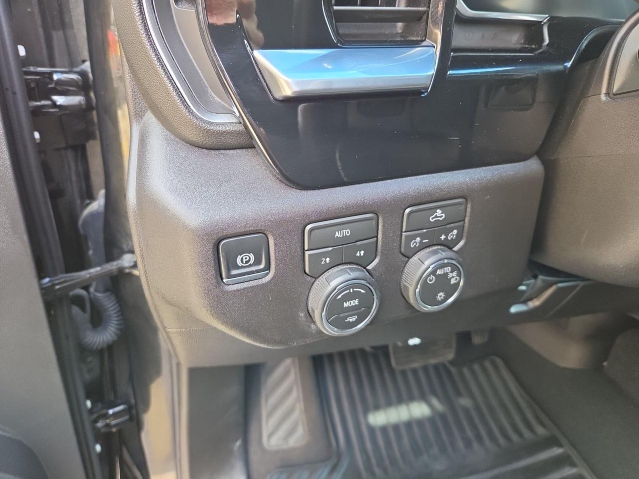 2026 Chevrolet Silverado 1500 4WD Crew Cab 147" LT Photo
