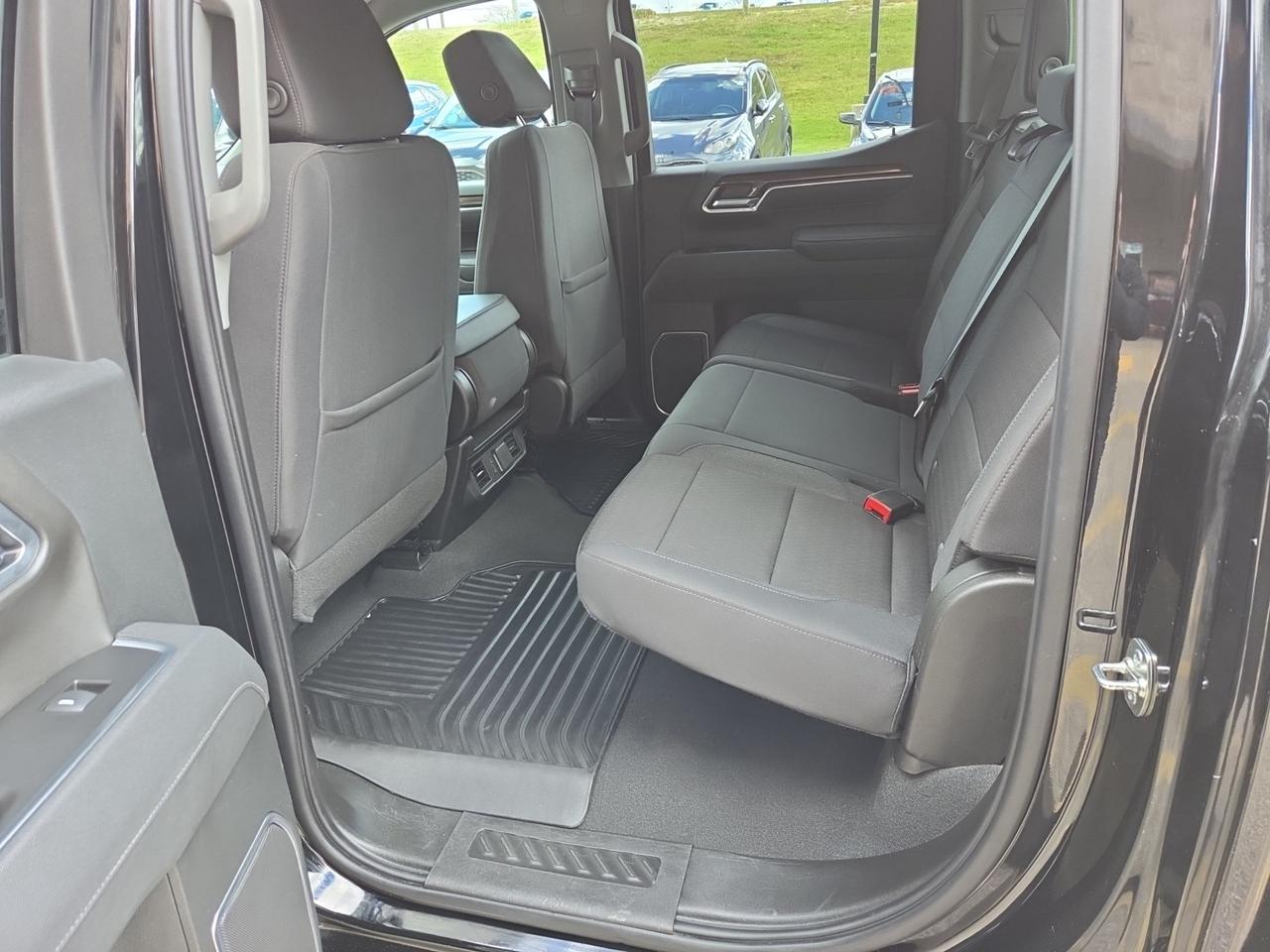 2026 Chevrolet Silverado 1500 4WD Crew Cab 147" LT Photo