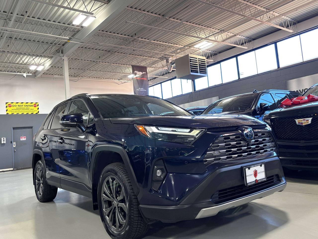 2024 Toyota RAV4 Hybrid Limited|AWD|HEATEDCOOLEDSEATS|SUNROOF|JBL|+ Photo1