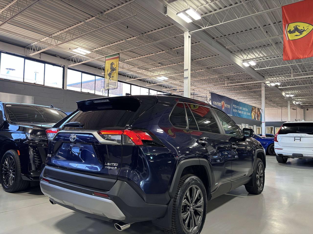 2024 Toyota RAV4 Hybrid Limited|AWD|HEATEDCOOLEDSEATS|SUNROOF|JBL|+ Photo3
