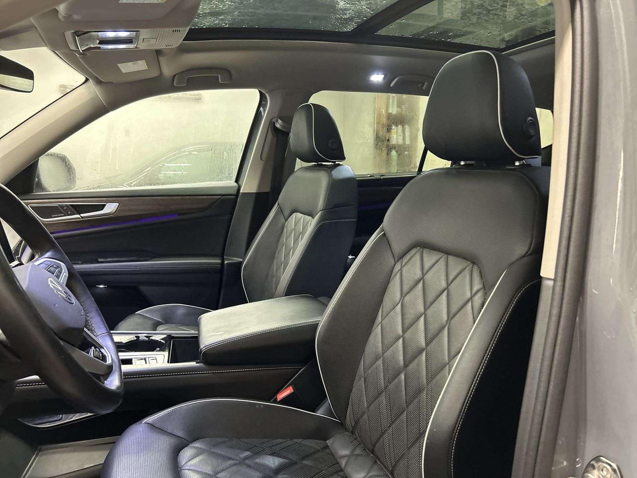 2025 Volkswagen Atlas EXECLINE R-LINE AWD |6-PASS | LEATHER MASSAGE |HUD Photo5