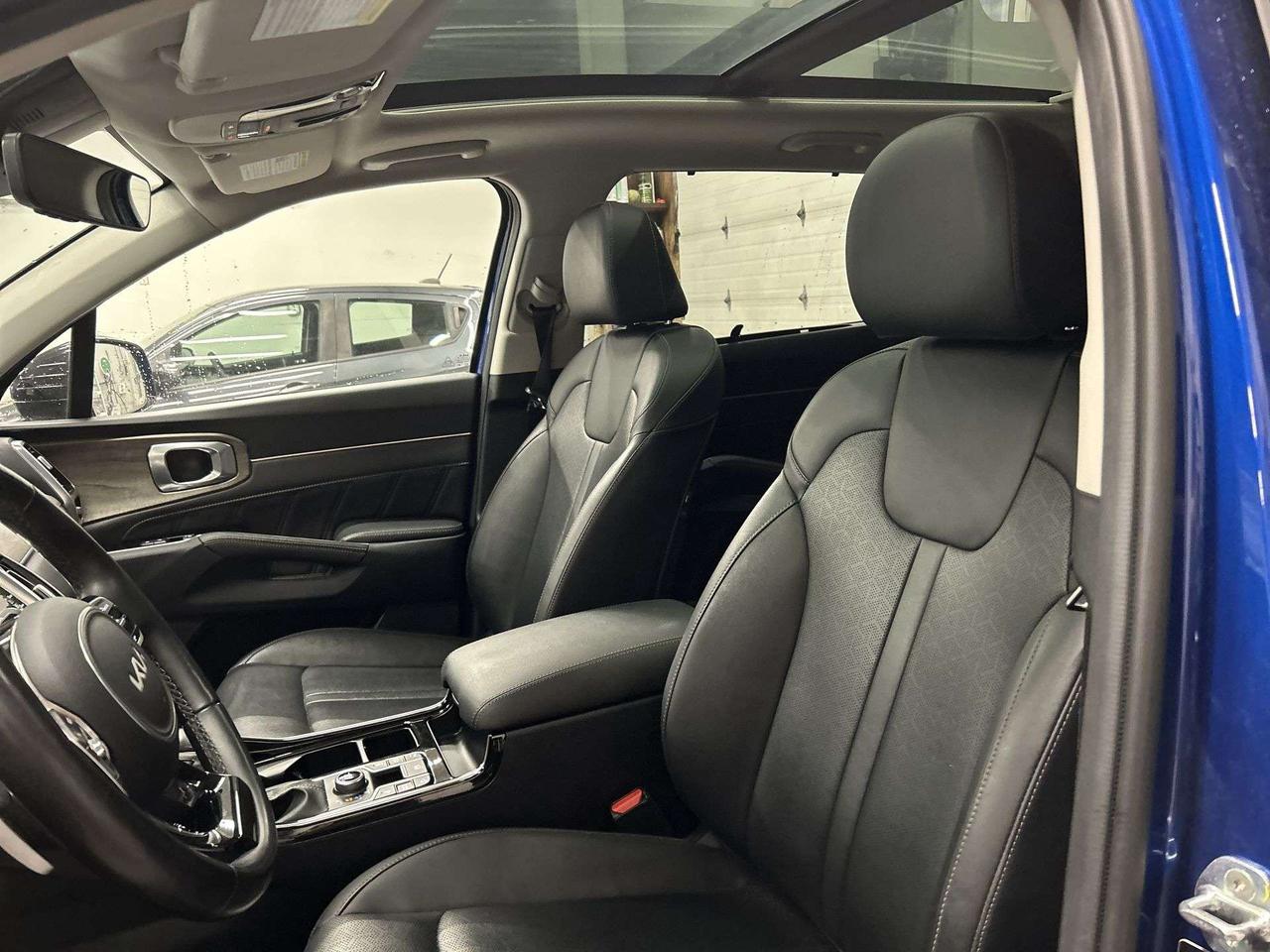 2023 Kia Sorento EX+ AWD | 6-PASS | LEATHER | PANO ROOF | CARPLAY Photo2