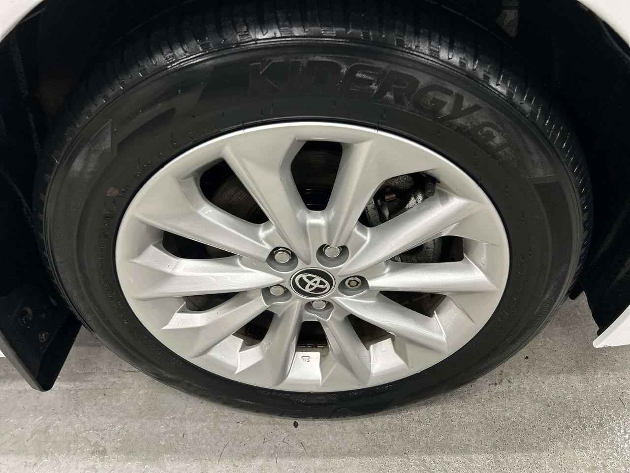 2021 Toyota Corolla LE UPGRADE |LOW KMS! | SUNROOF | HTD SEATS |ALLOYS Photo4