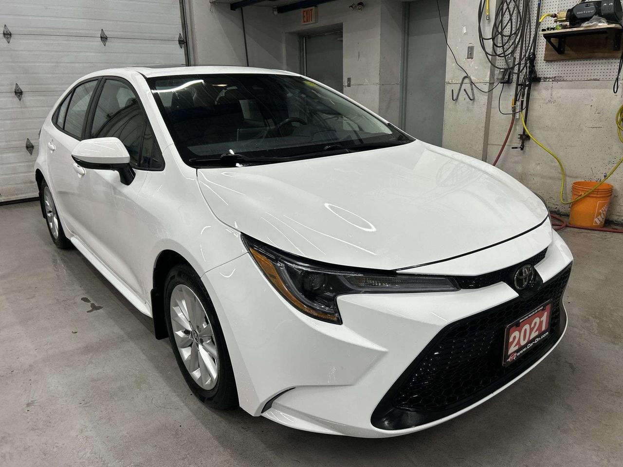 2021 Toyota Corolla LE UPGRADE |LOW KMS! | SUNROOF | HTD SEATS |ALLOYS Photo0