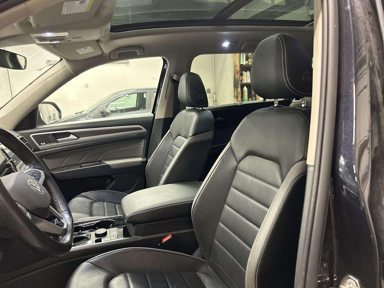 2023 Volkswagen Atlas EXECLINE R-LINE AWD | 6-PASS | 3.6L V6 | LEATHER Photo1