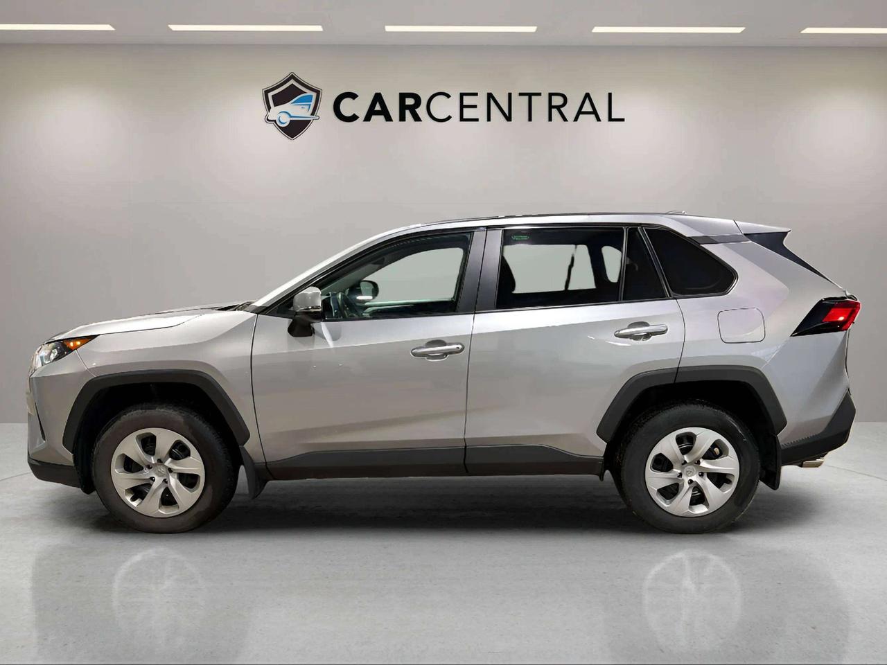 2023 Toyota RAV4 LE| CLEAN CARFAX| HTD SEATS| BLIND SPOT| CARPLAY Photo1